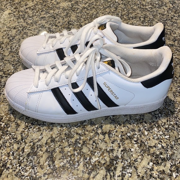 Adidas Women’s Superstar Sneakers in size 9 - Picture 4 of 13